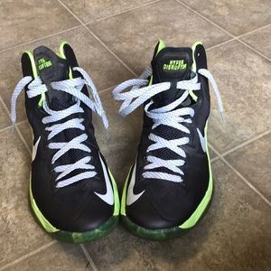 Nike Women basketball shoes